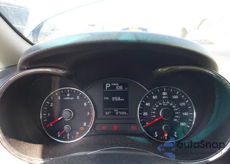 2018 Kia Forte Lx z USA, uszkodzony, nr VIN 3KPFK4A70JE221811